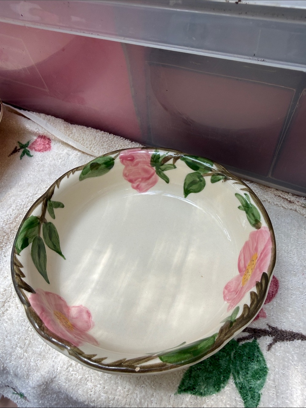 Desert Rose by Franciscan Pink Floral Ceramic Serving Bowl with Green Leaf